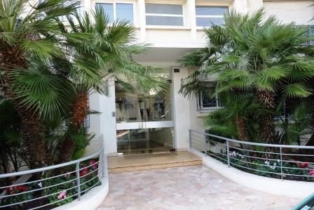 Proche Pont Carnot, Agréable studio, 31 m² avec balcon Proche Pont Carnot, Agréable studio, 31 m² avec balcon
