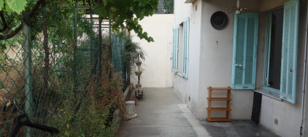 Quartier Stanislas, Agréable studio ensoleillé en rez de jardin, cave et garage Quartier Stanislas, Agréable studio ensoleillé en rez de jardin, cave et garage