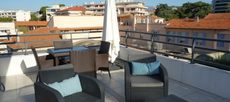 Cannes Gallia, 2 pièces de standing avec terrasse d’angle, cave et garage Cannes Gallia, 2 pièces de standing avec terrasse d’angle, cave et garage