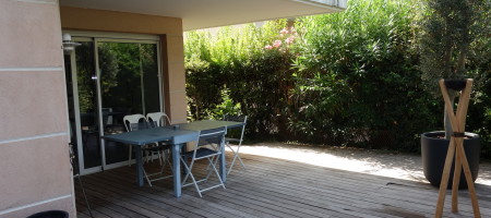 Quartier Montrose, 3 Pièces de standing meublé avec gout, garage, terrasse d’angle Quartier Montrose, 3 Pièces de standing meublé avec gout, garage, terrasse d’angle