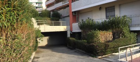 Quartier Stanislas, Garage fermé, résidence sécurisée, porte électrifiée Quartier Stanislas, Garage fermé, résidence sécurisée, porte électrifiée