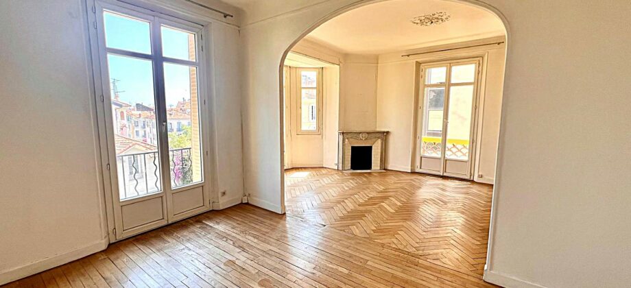 Idéalement situé quartier Saint Nicolas, Grand 4 pièces dans l’ancien