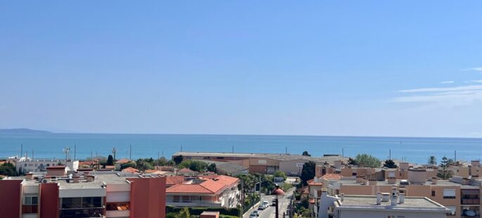 Antibes , 2 pièces avec vue mer panoramique, stationnement Antibes , 2 pièces avec vue mer panoramique, stationnement