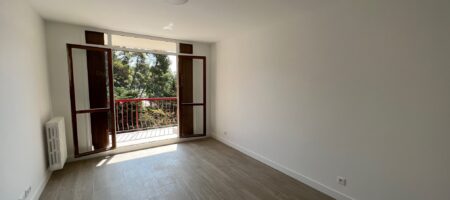 Cannet Rocheville, 2 pièces vue dégagée sur jardin, terrasse, cave et parking