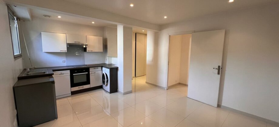 Montrose, 2 Pièces rénové, stationnement