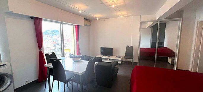 Proche Forville, Grand studio meublé avec coin nuit, balcon