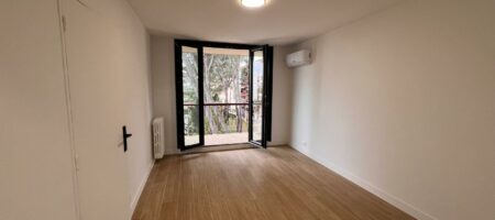 Cannet Rocheville, 2 pièces vue dégagée sur jardin, terrasse, cave et parking