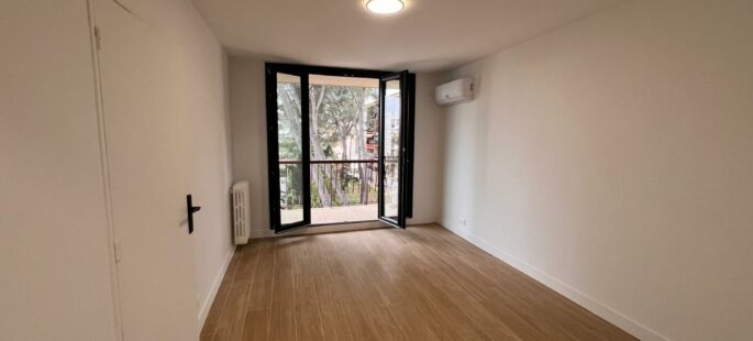 Cannet Rocheville, 2 pièces vue dégagée sur jardin, terrasse, cave et parking